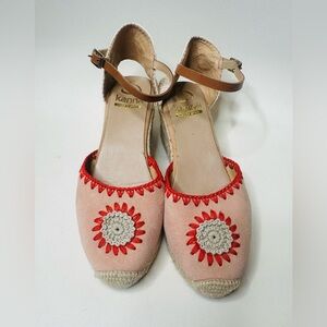 Kanna Women's Pink and Red Floral Espadrilles